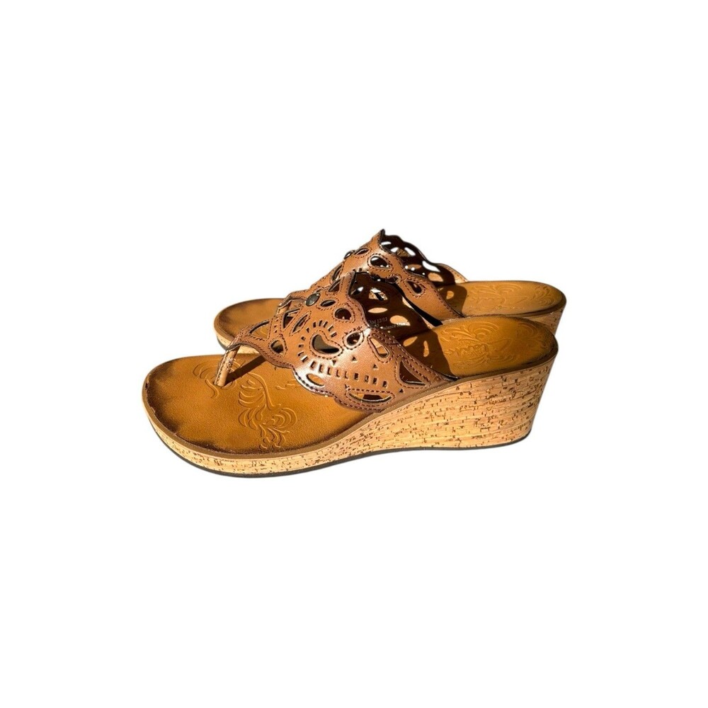 Clarks Artisan Womens Size 6.5M Brown Leather Laser-Cut Wedge Thong Sandals